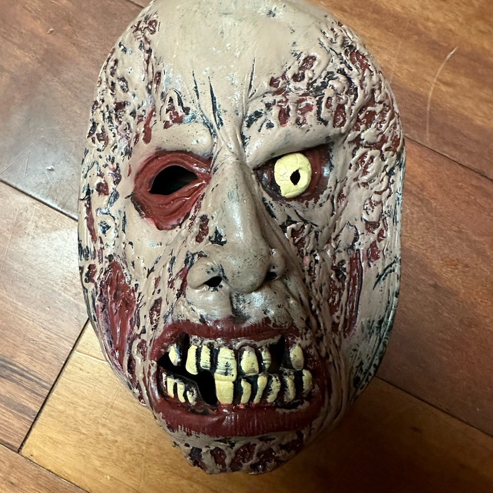 Horror Art Mask - Beige and Red Halloween scary